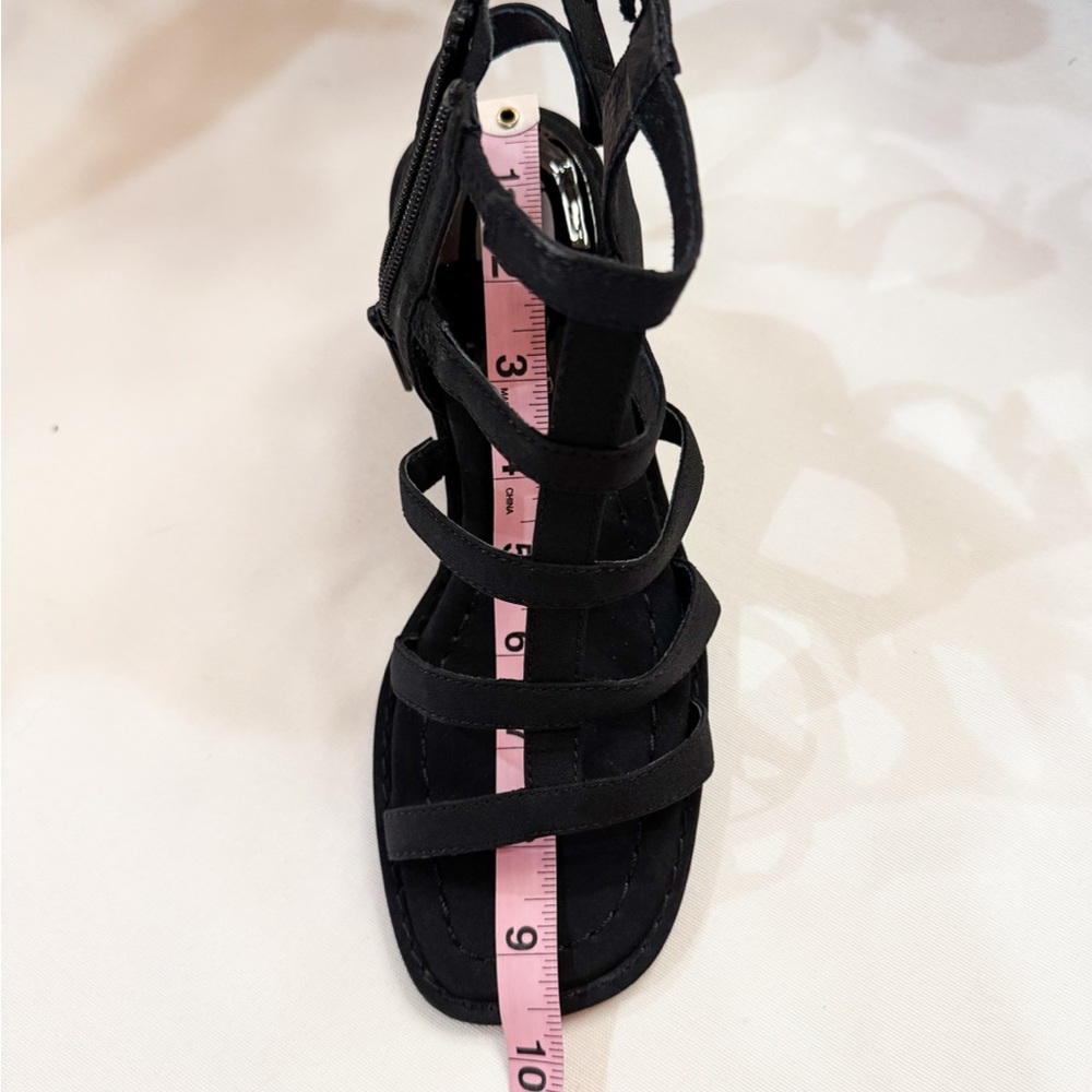 Donald J. Pliner Strappy Heels size 6M EUC - Picture 10 of 15